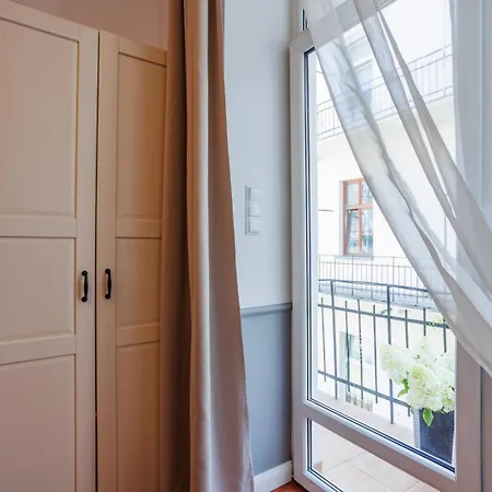 Malila Premium Sebastiana 20 Old Town アパートホテル