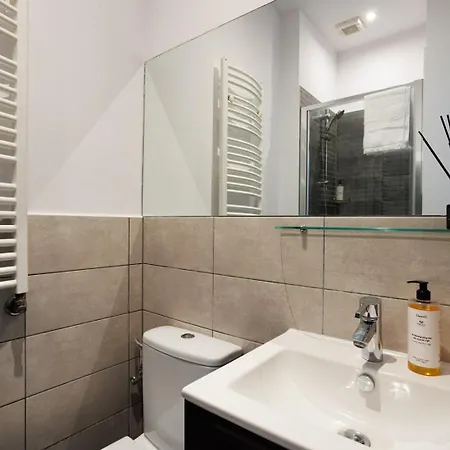 Malila Premium Sebastiana 20 Old Town アパートホテル 3*